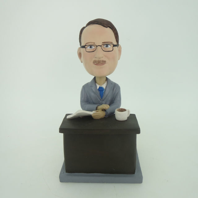 Picture of Custom Bobblehead Doll: Man Sitting And Reading