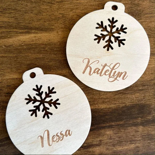 Picture of Custom Wooden Christmas Ornament set - Family Christmas Ornament with Names - Circle Shaped Christmas Ornament
