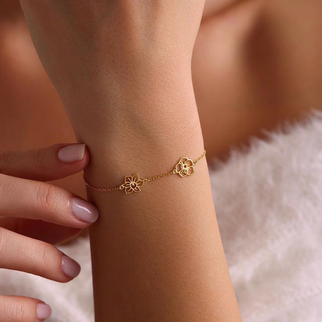 Picture of Personalised Birth Flower Bracelet - Custom Valentines' Day Bracelet for Her - Mother's Day Gift
